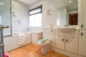 Family Bathroom- click for photo gallery